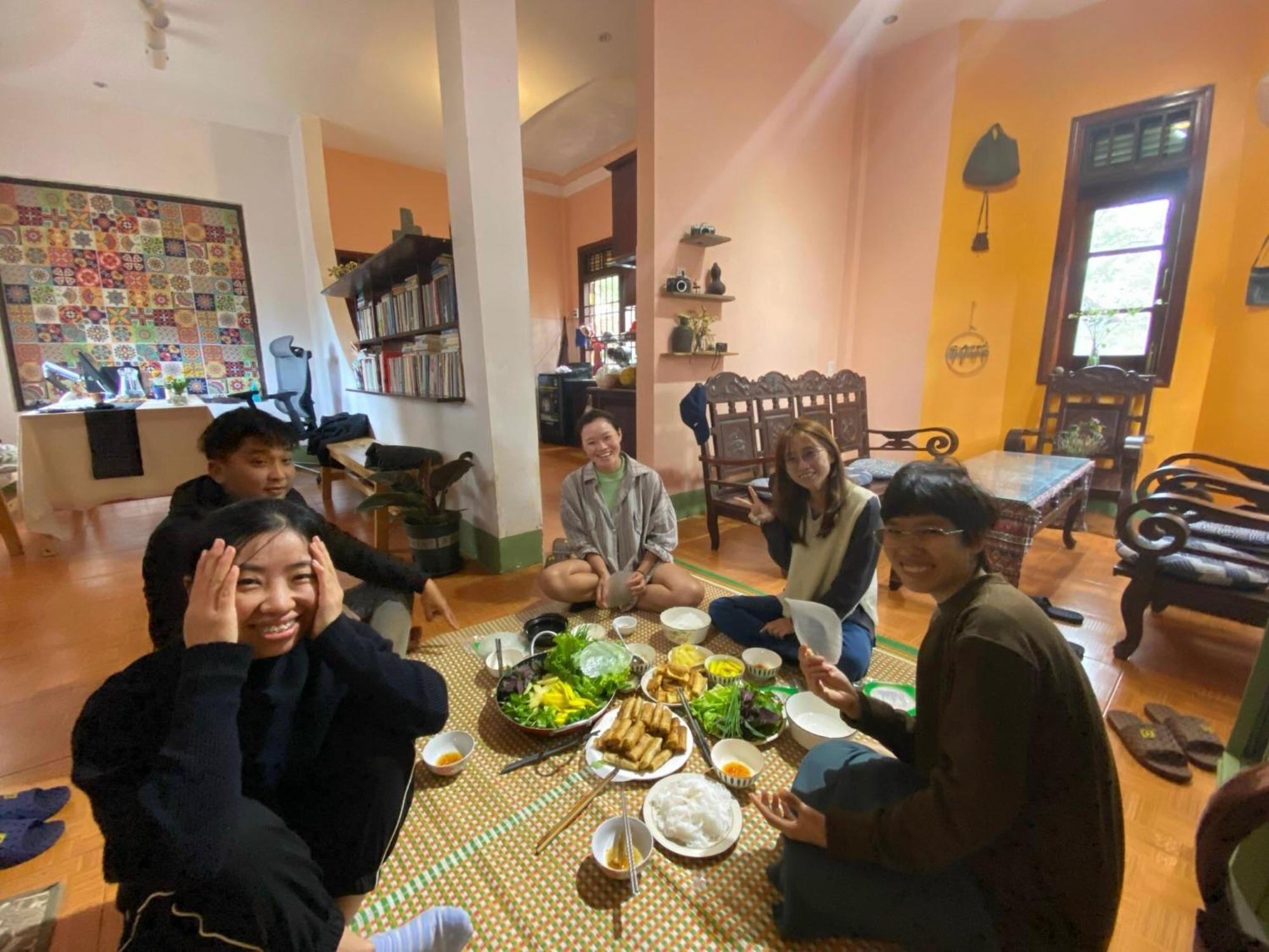Tron Homestay Kon Von Kla Экстерьер фото
