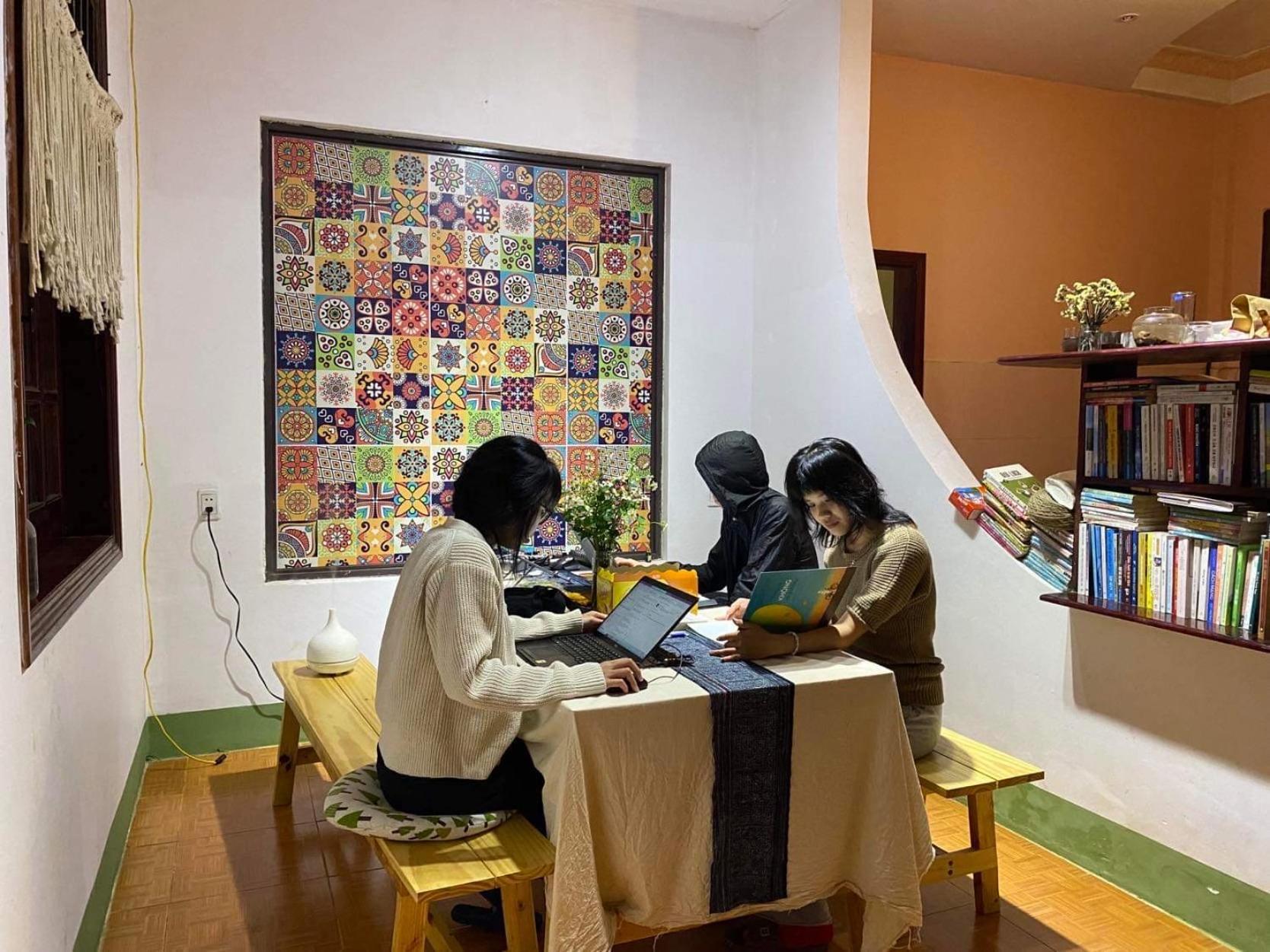 Tron Homestay Kon Von Kla Экстерьер фото